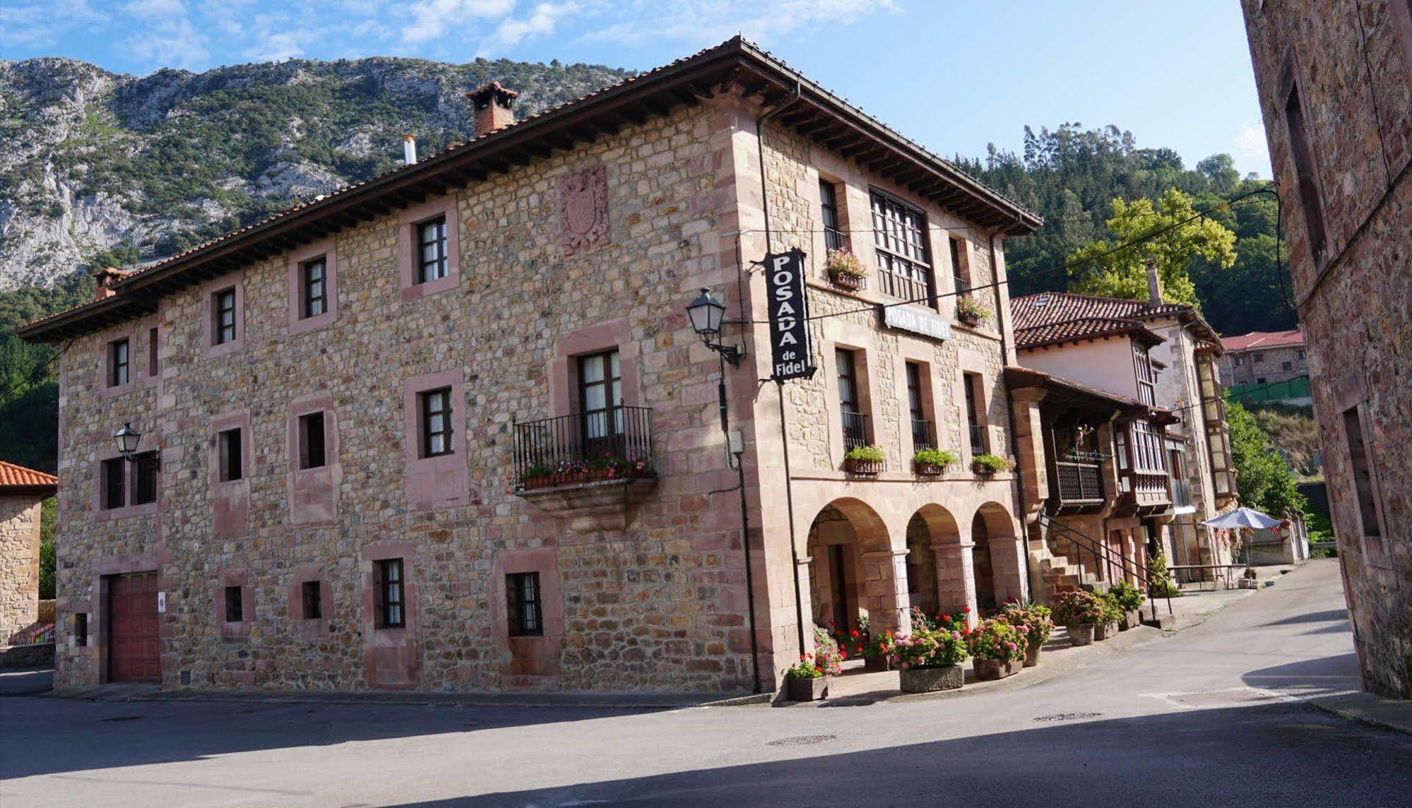 Hotel Posada De Fidel Puentenansa Esterno foto